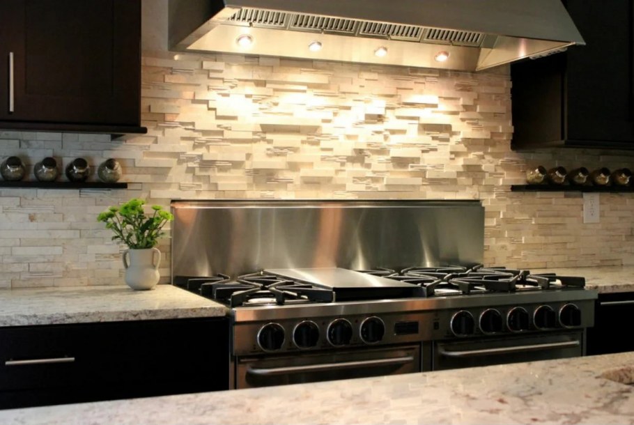 Мрамор в интерьере кухни