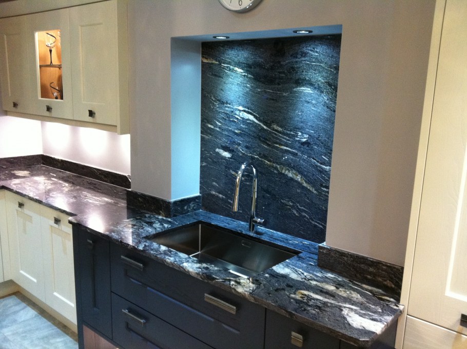 Кухонный фартук из оникса