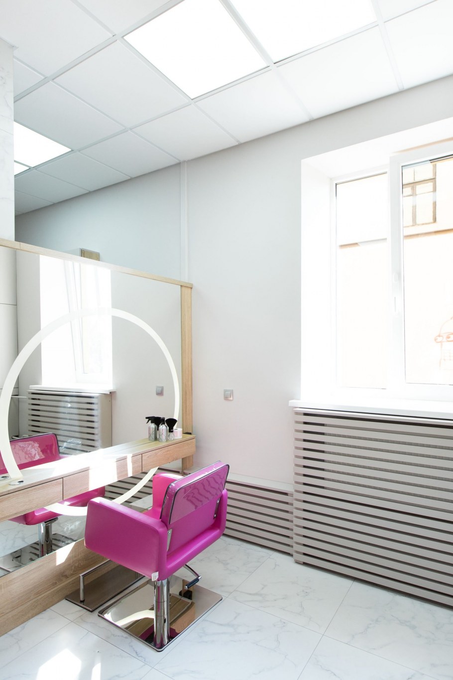 Интерьер парикмахерской в стиле Минимализм