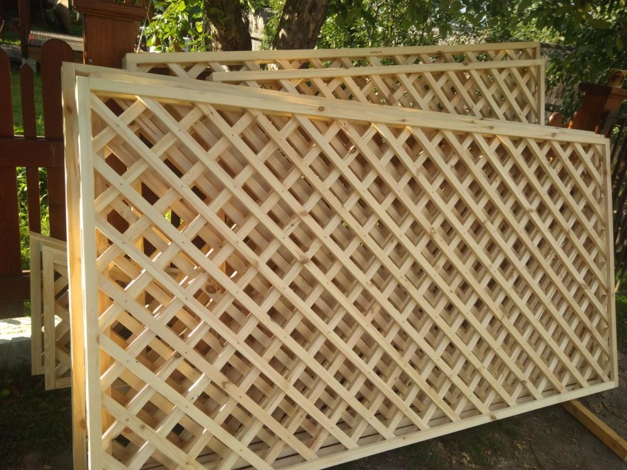 Решетка деревянная декоративная