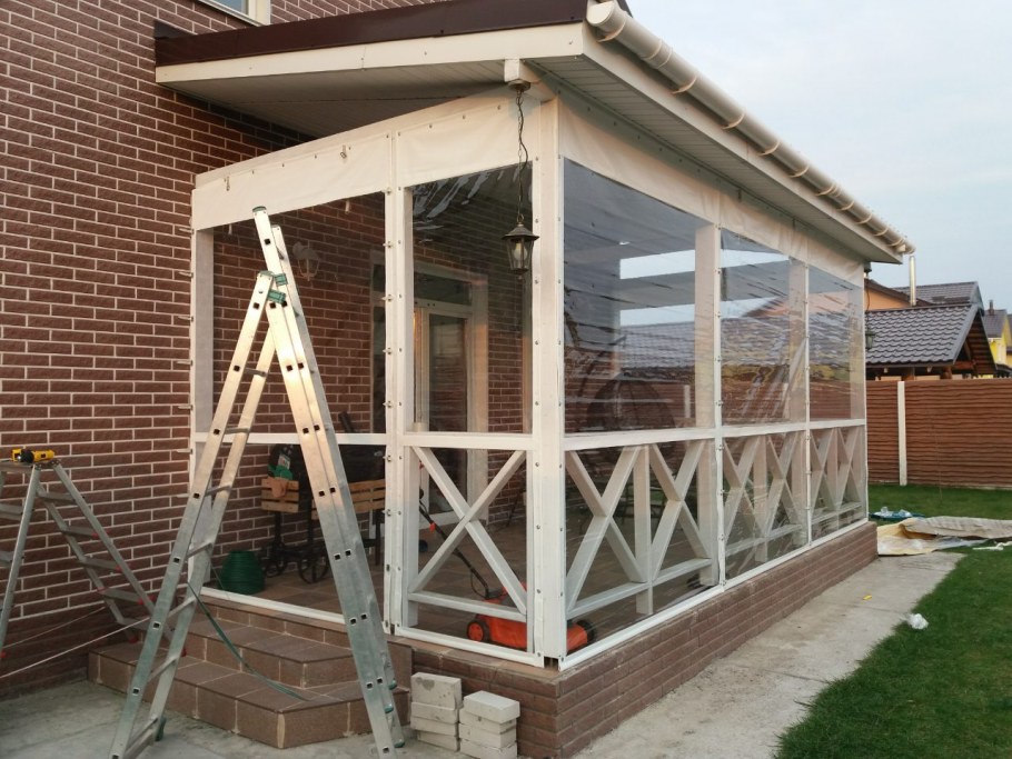 Деревянные жалюзи для беседки