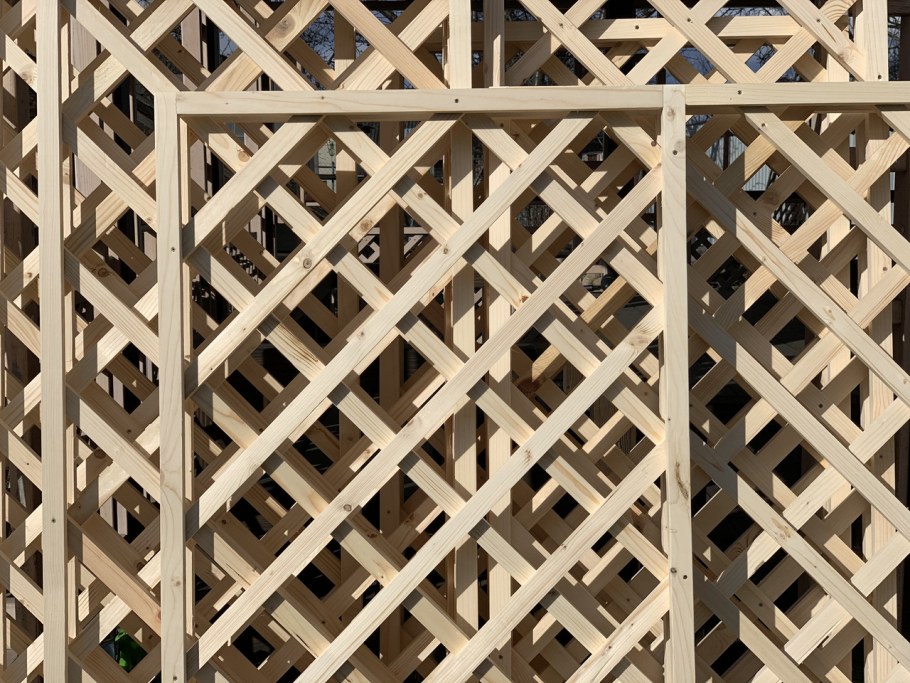 Декоративная решетка для беседки