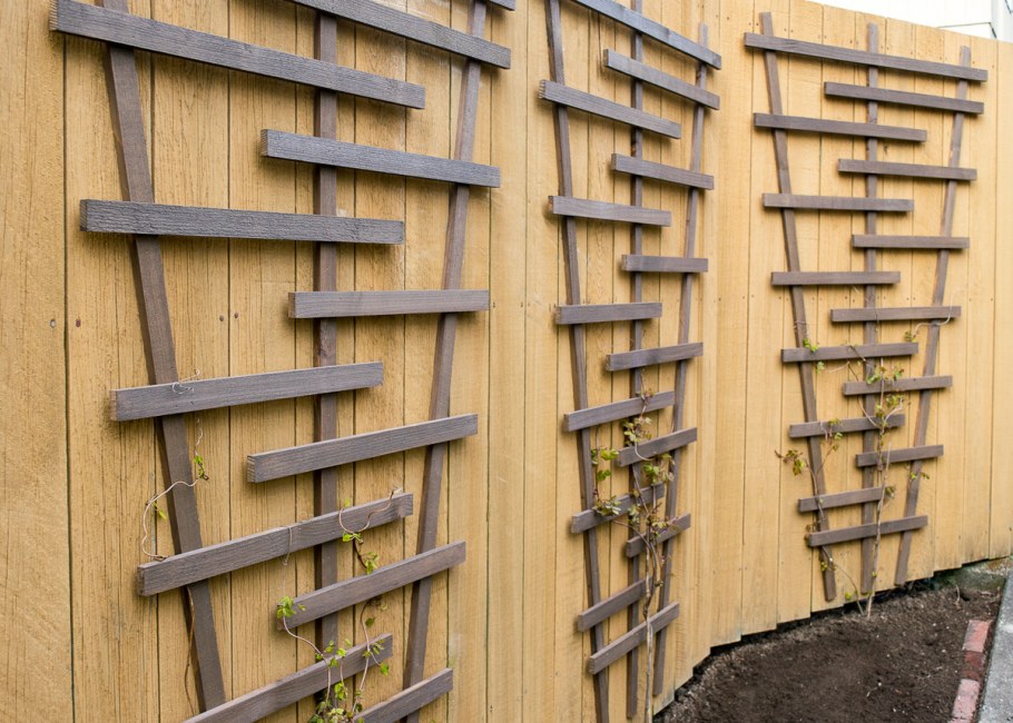 Деревянная решетка для беседки