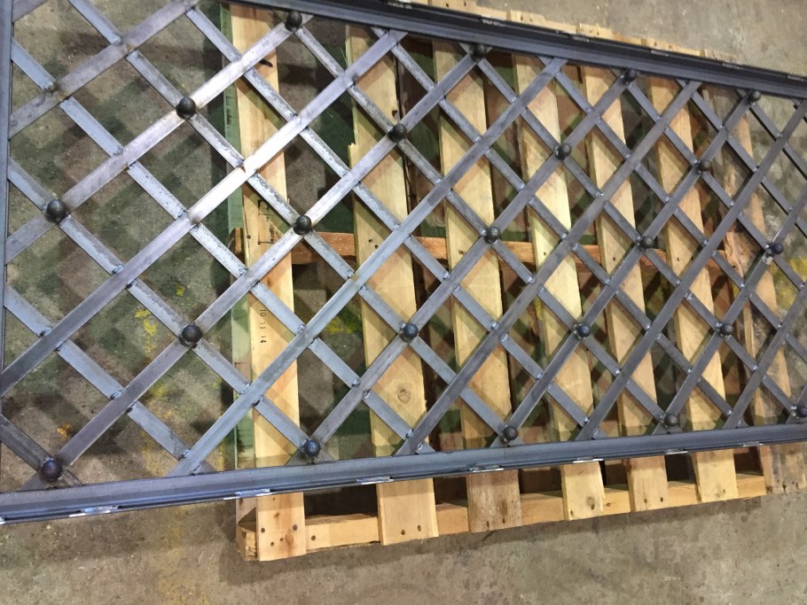 Решетка деревянная декоративная