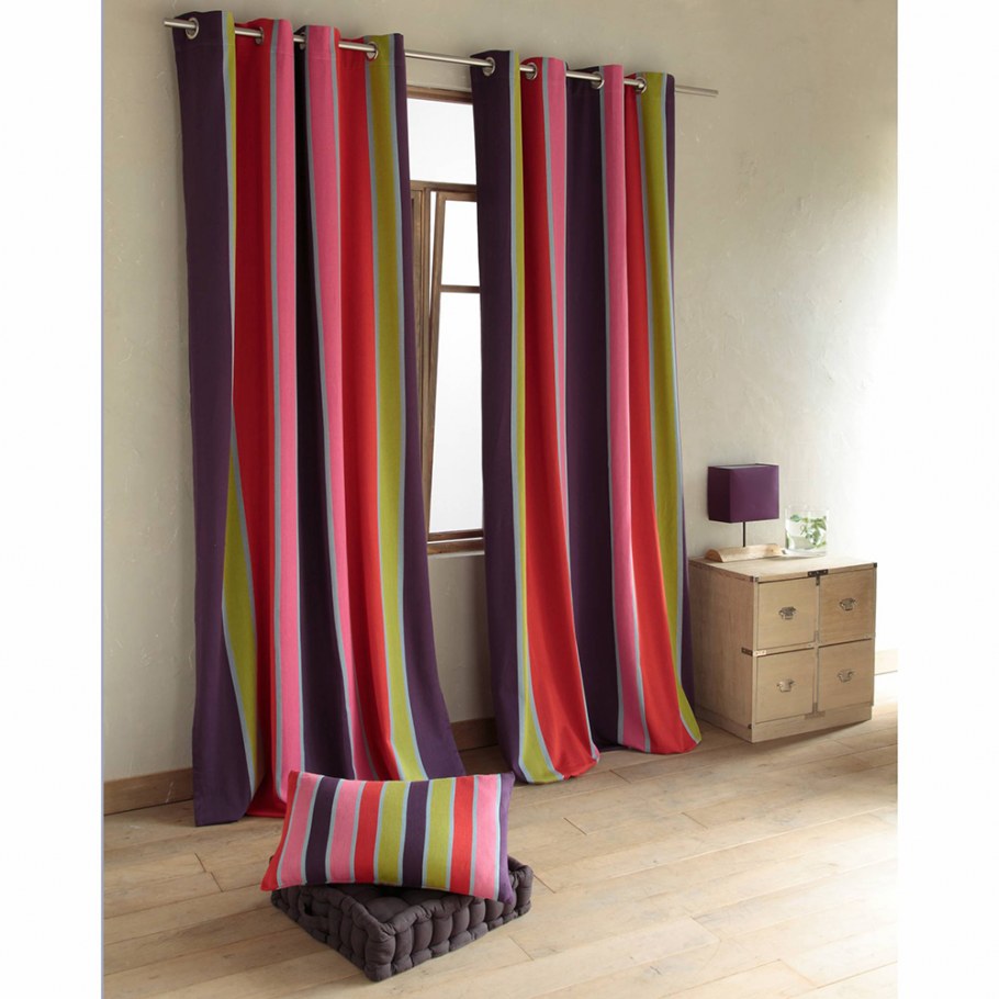 Полосатые шторы в интерьере