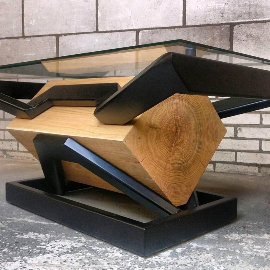 Необычные столы из дерева