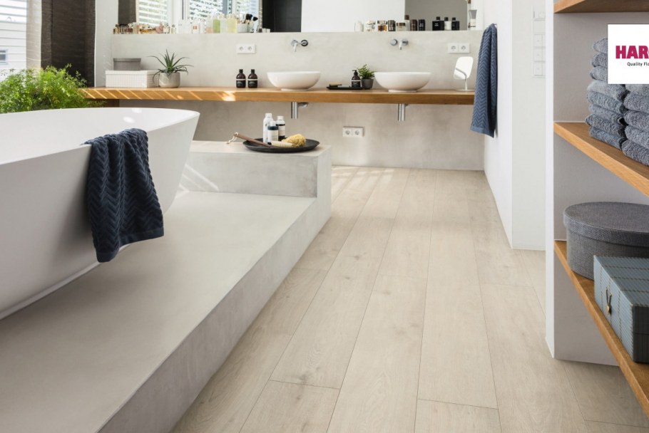 Белый глянцевый ламинат