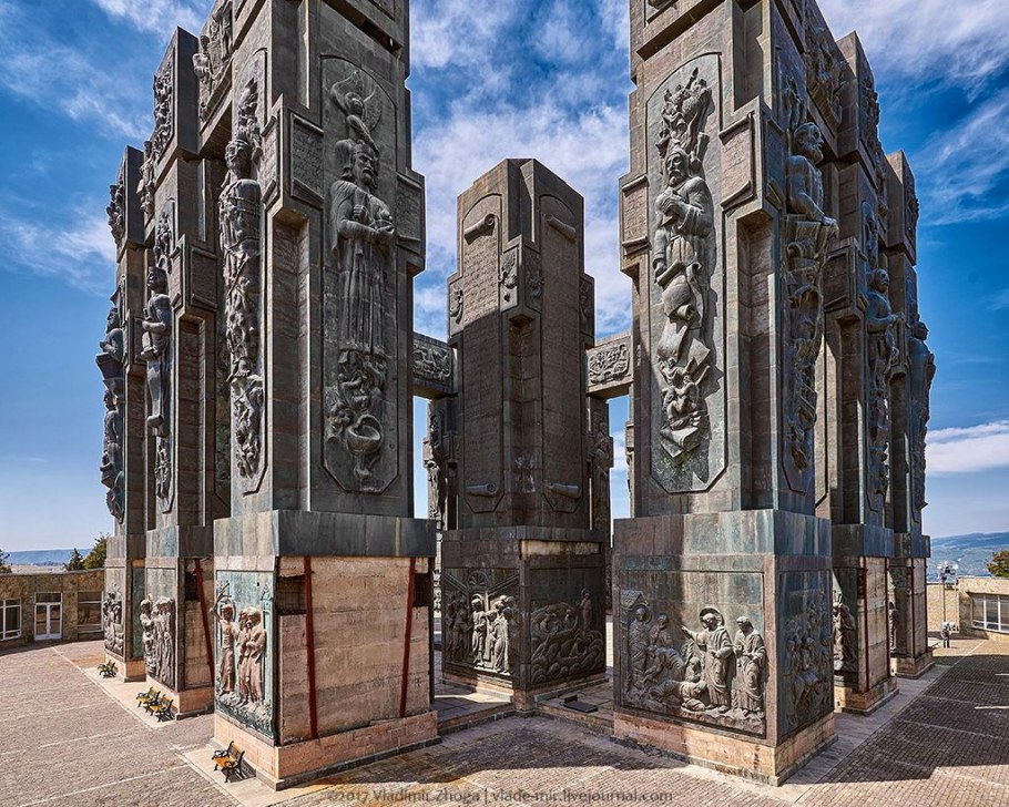 Монумент Церетели в Тбилиси