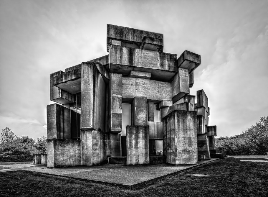 Монументализм в архитектуре