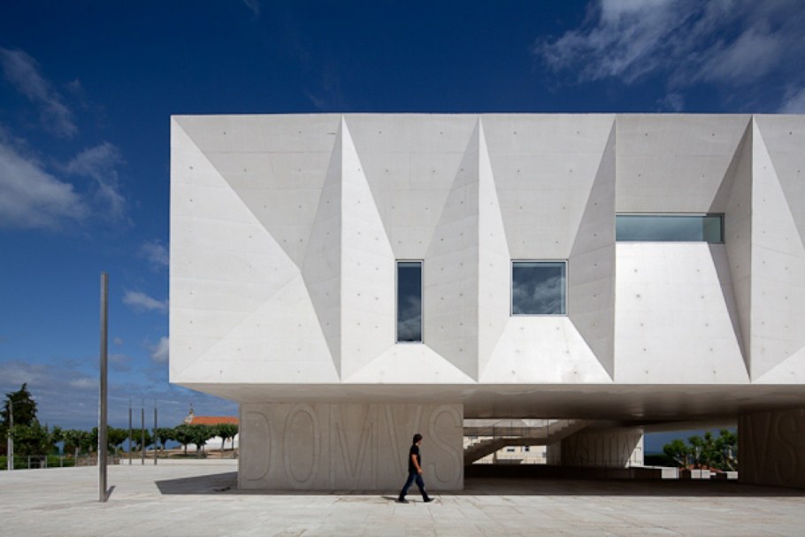 Бетонная архитектура