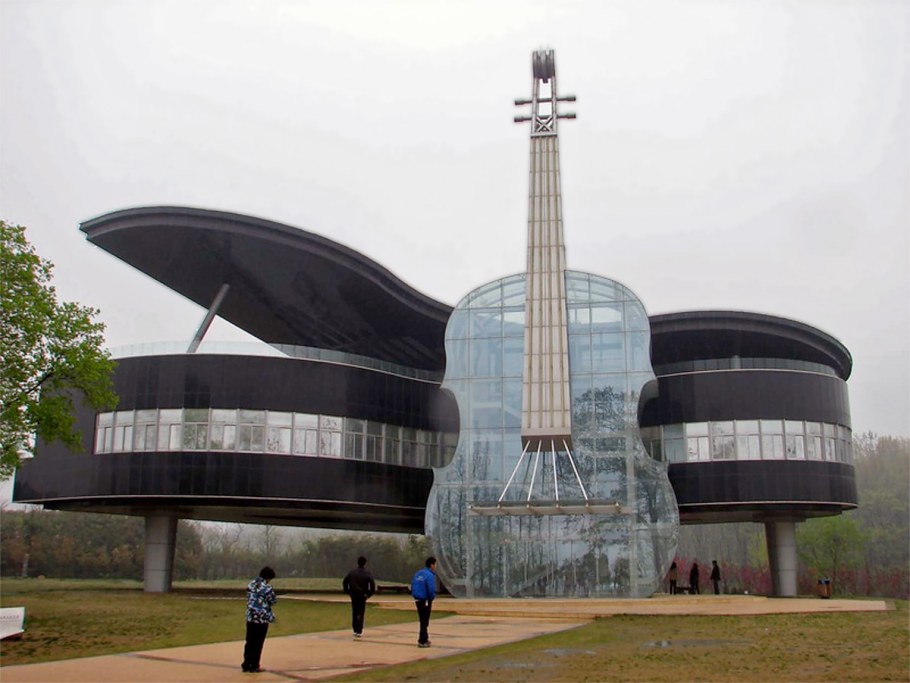 Статуи в стиле Барокко в Санкт-Петербурге