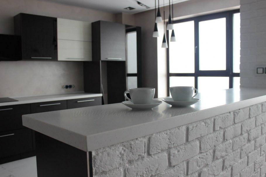 Светильники над барной стойкой