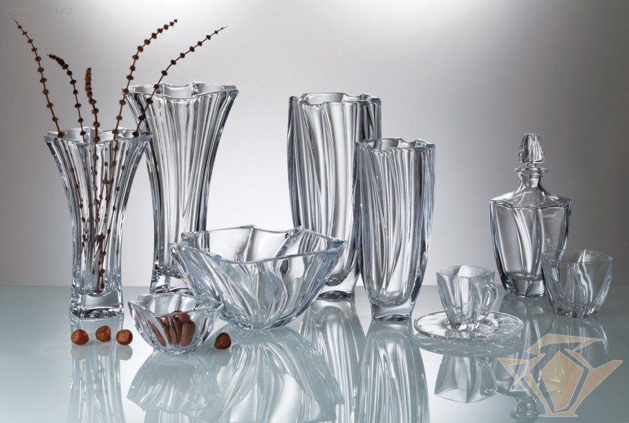 Сервировка стеклянного стола