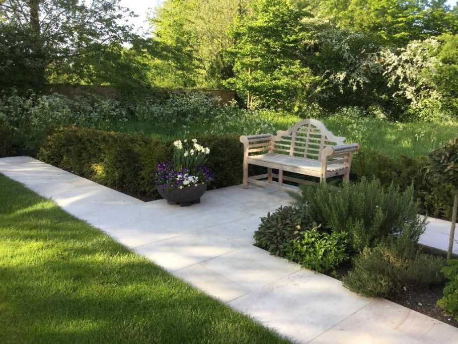 Лавочки в ландшафте