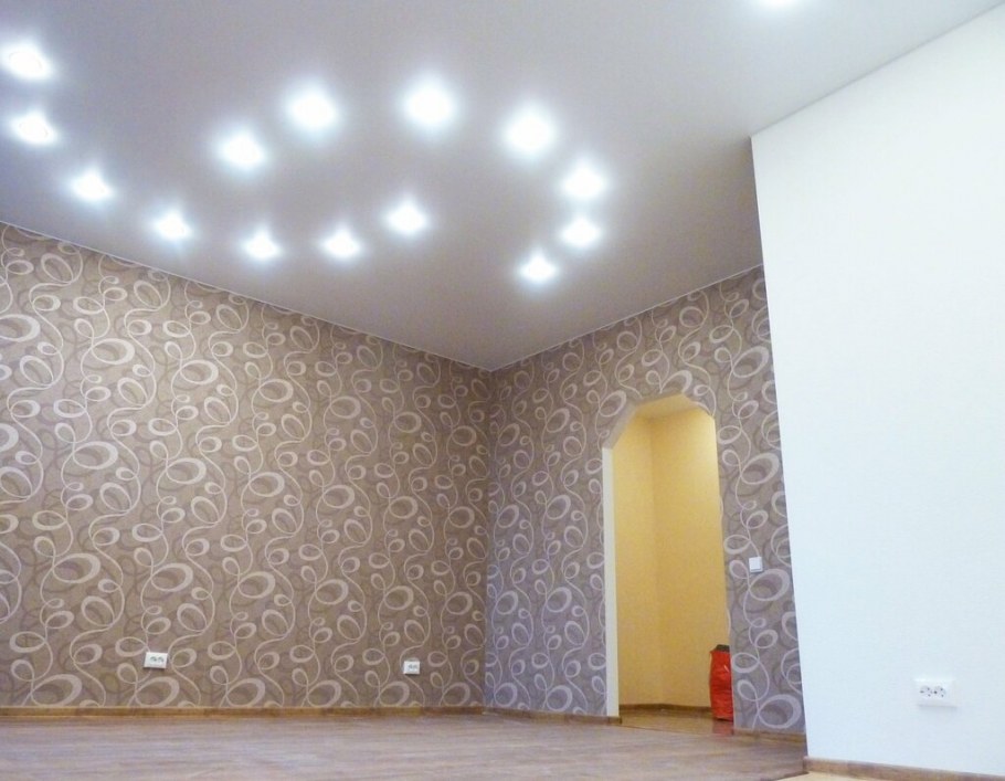 Матовые натяжные потолки для зала