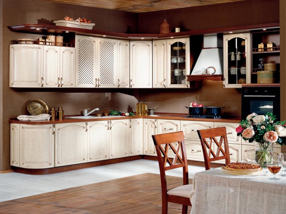 Кухонный гарнитур классика светлая