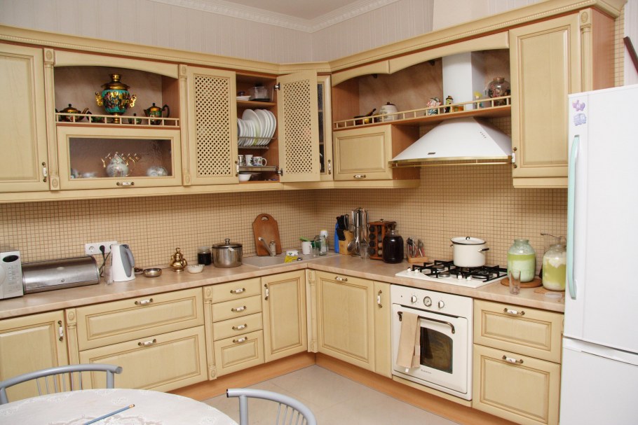 Кухни из натурального дерева