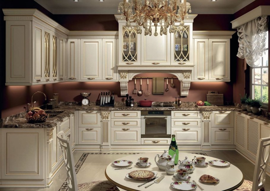 Белая кухня с деревянной столешницей