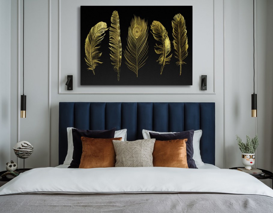 Бра над телевизором фото классика