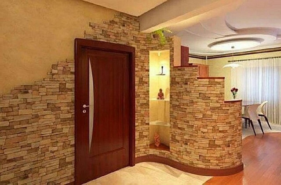 Отделка декоративным камнем в квартире
