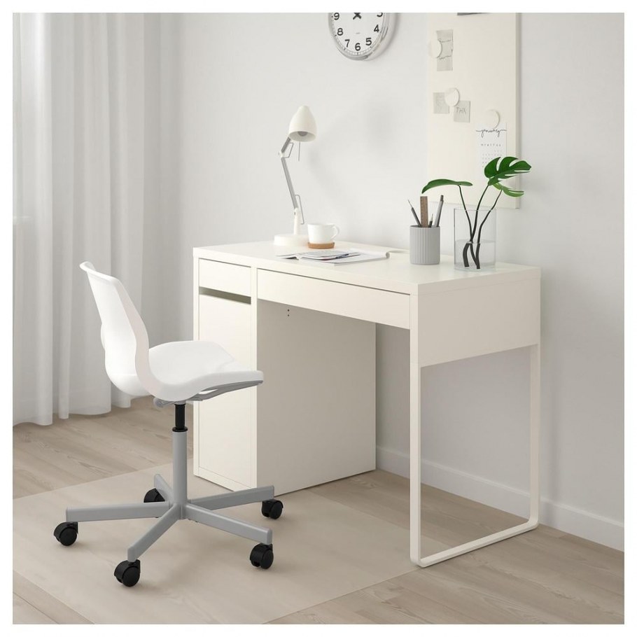 ХЕМНЭС стол с 2 ящиками, светло-коричневый