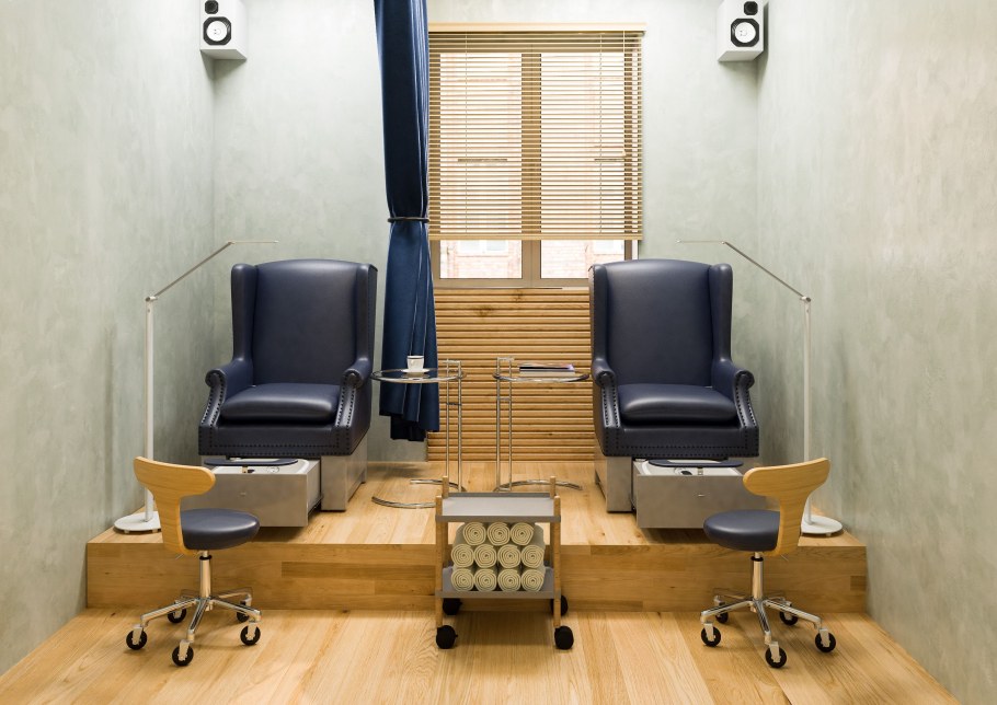 Варианты интерьера для кабинета педикюра