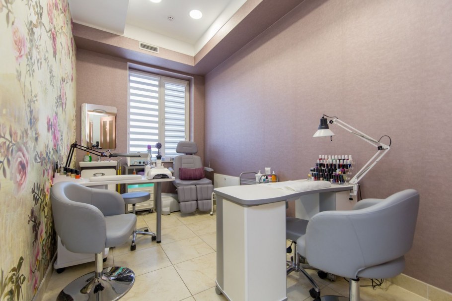 Оборудование для ногтевой студии