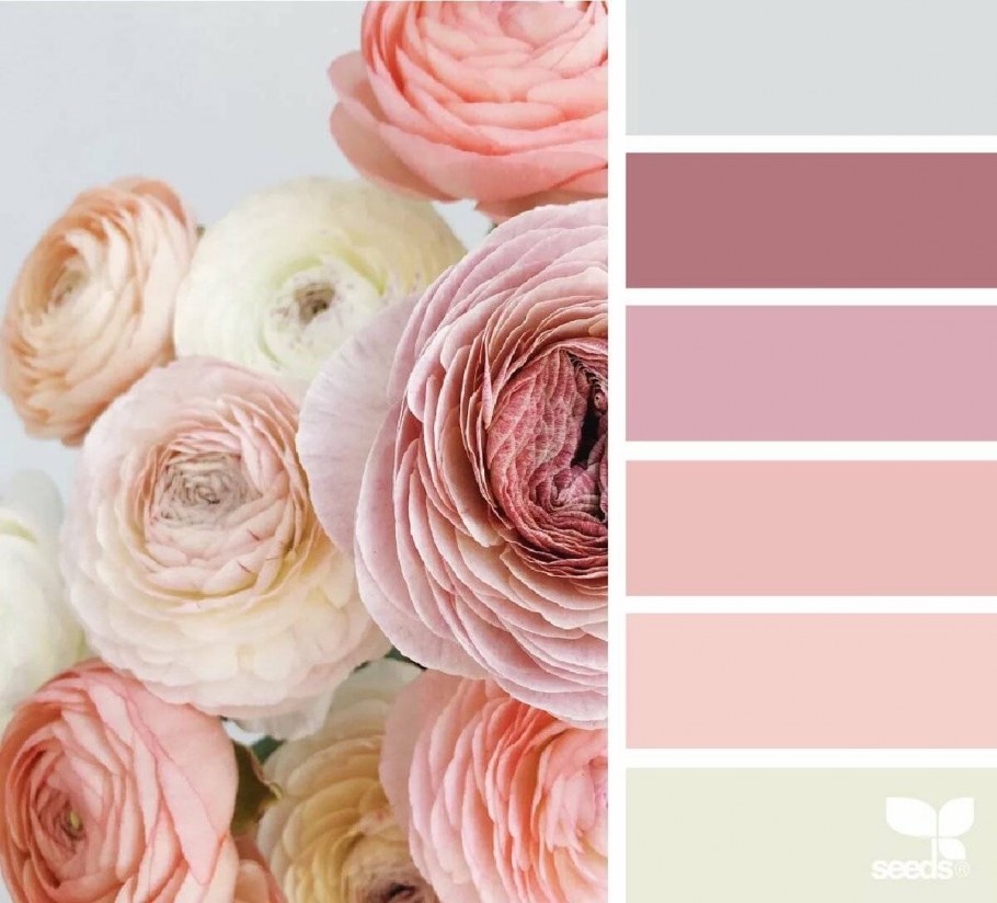 Розовый диван в интерьере