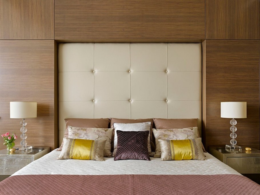 Мягкие панели за кроватью