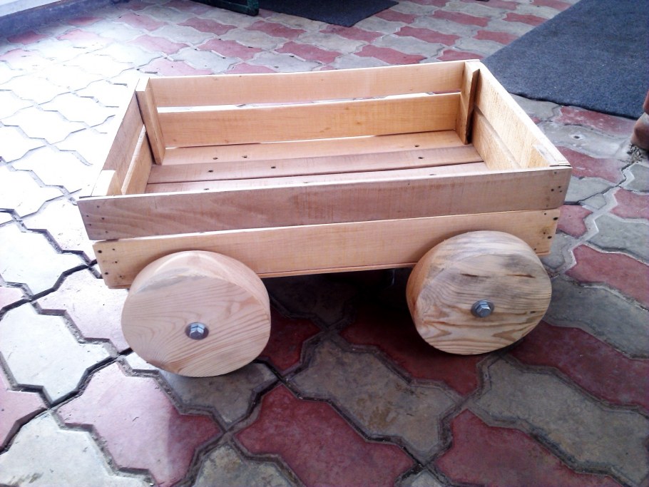 Деревянный декор для сада