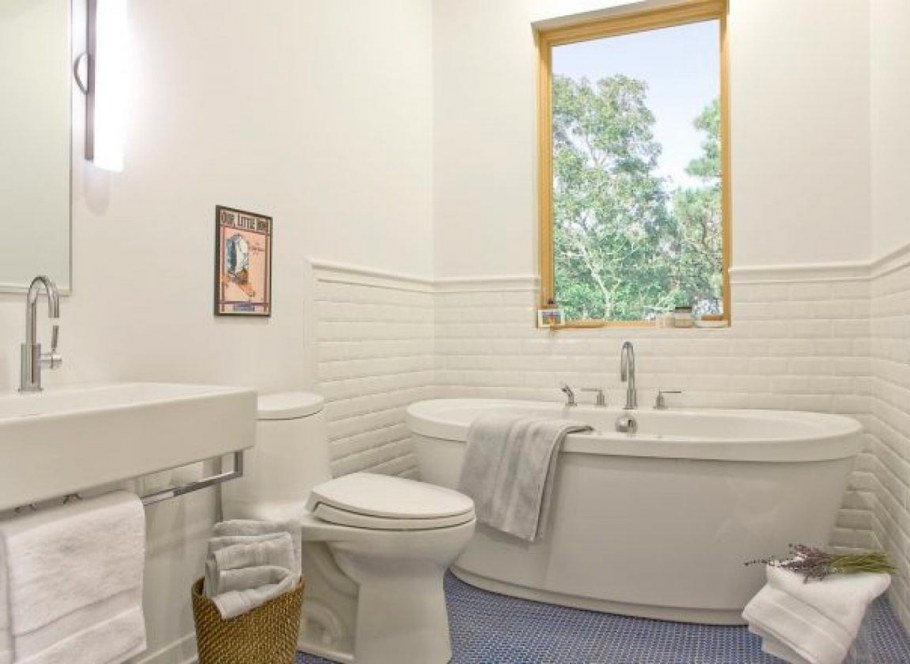 Кабанчик в ванной комнате