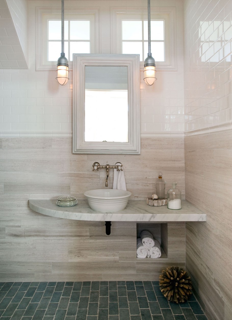 Плитка до середины стены в ванной