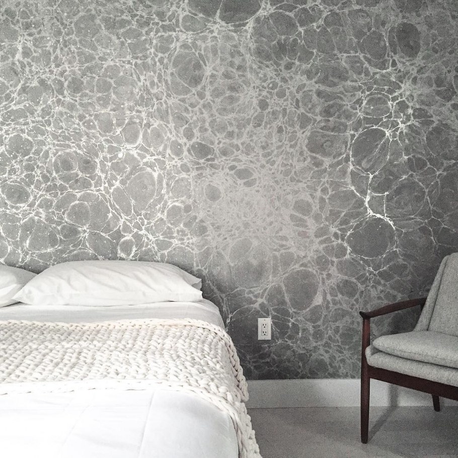 Бело серебристый интерьер