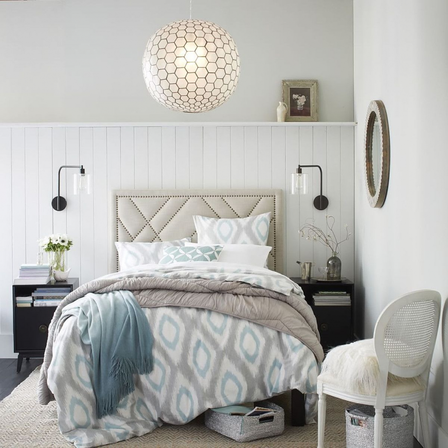 Подвесы над кроватью в спальне