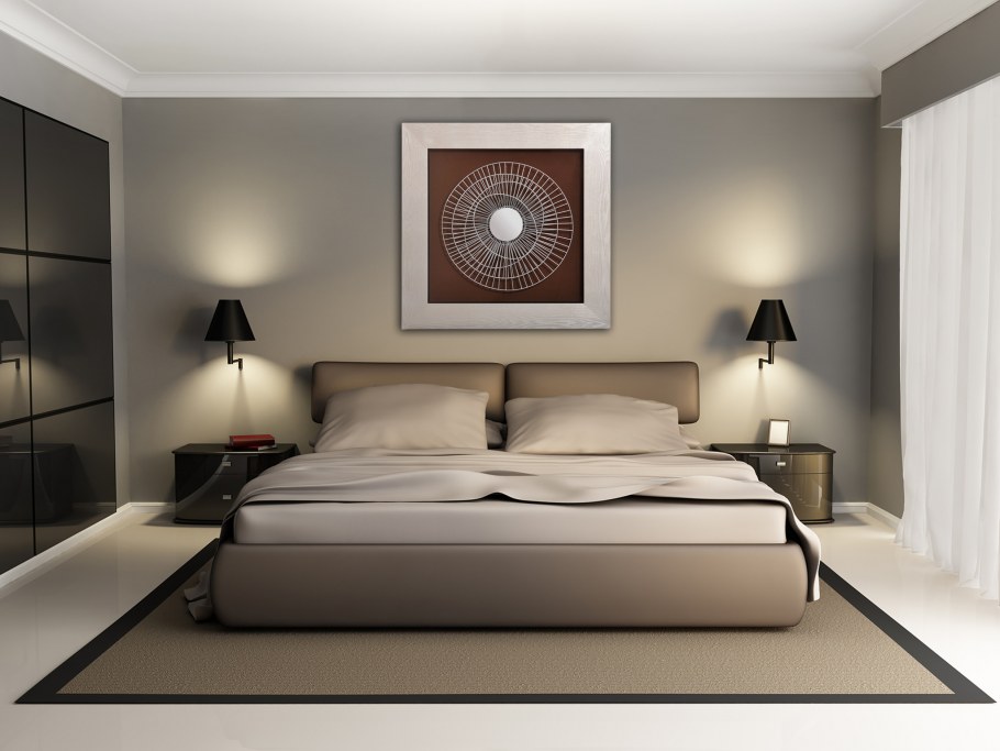 Люстра над кроватью