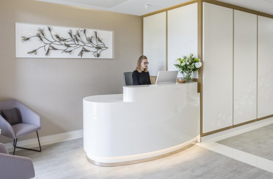 Стойки ресепшн для стоматологии