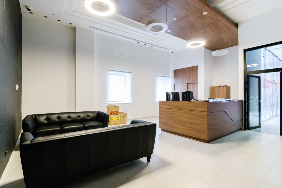Интерьер ресепшн лаконичный