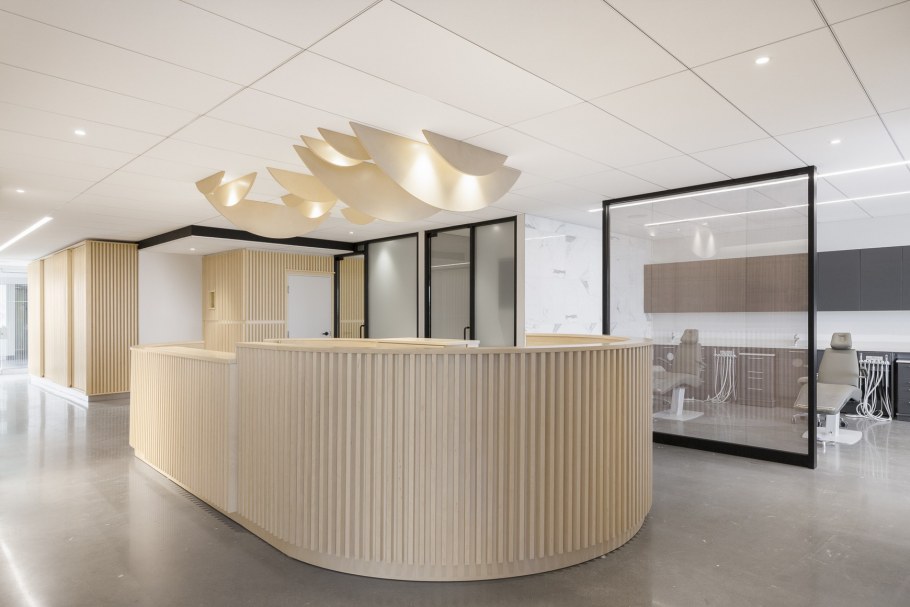 Стойки ресепшн дизайнерские