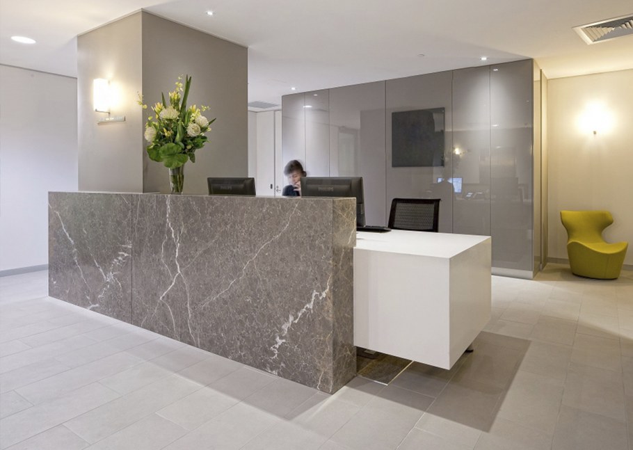 Интерьер приемной в офисе