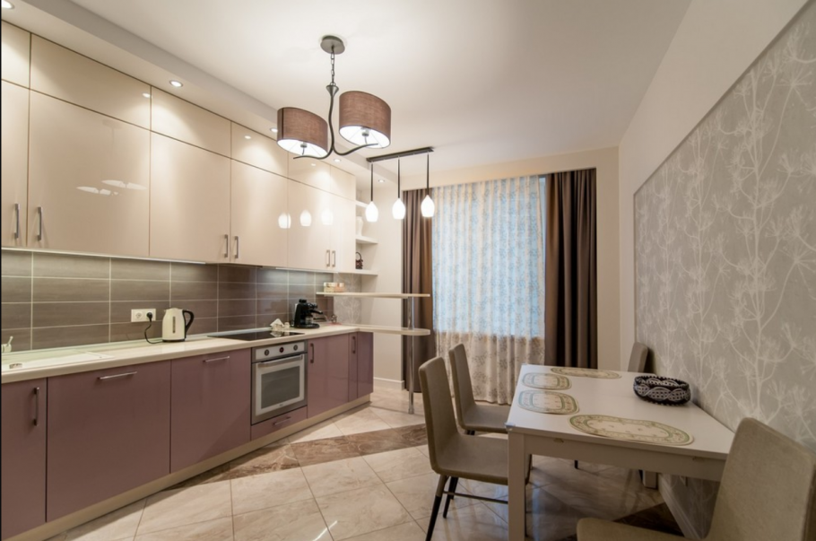 Бежевые стены на кухне