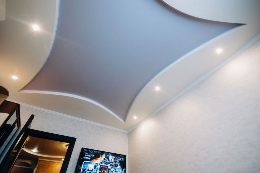 Сатиновый натяжной потолок