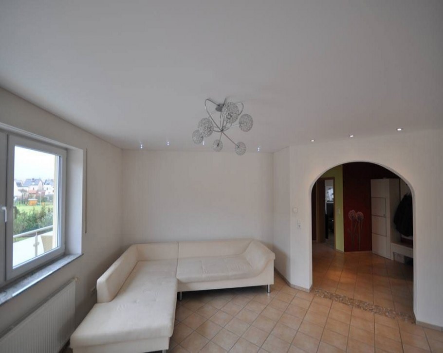 Натяжной потолок белый матовый