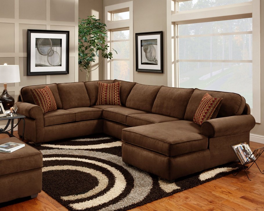 Большой диван для гостиной