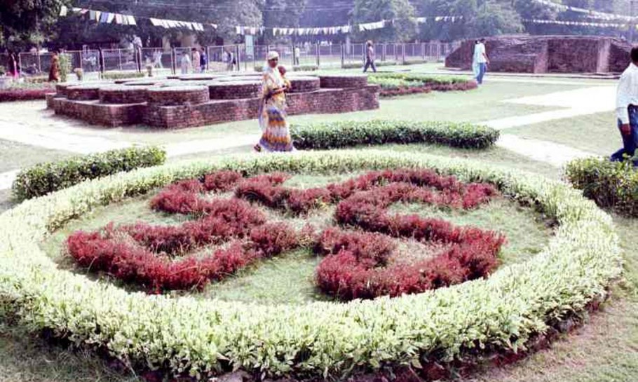 Клумба звезда Победы