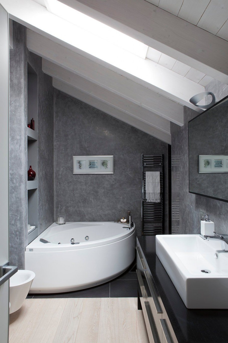 Треугольная ванная комната