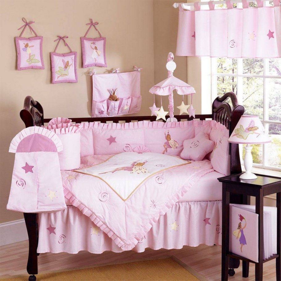 Украшение кроватки новорожденного