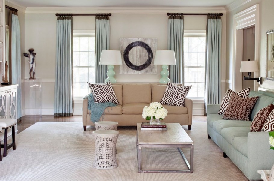 Гостиная с синими стенами