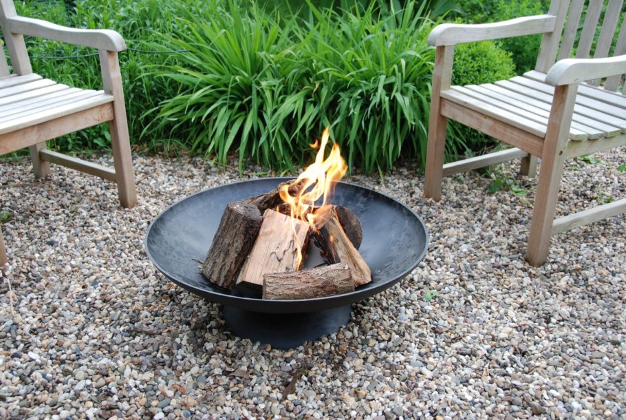 Костровая чаша на щебне