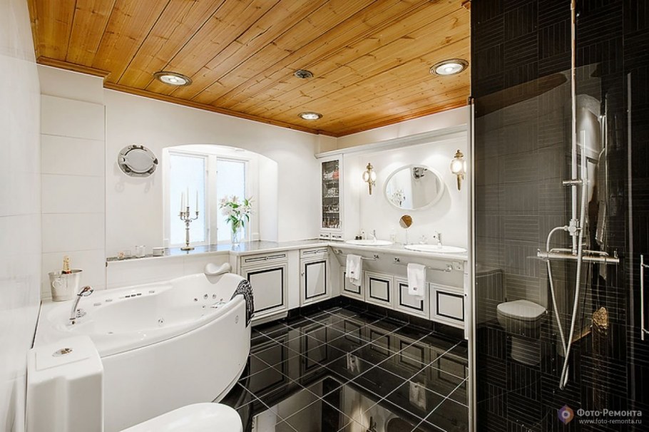 Белая большая ванная