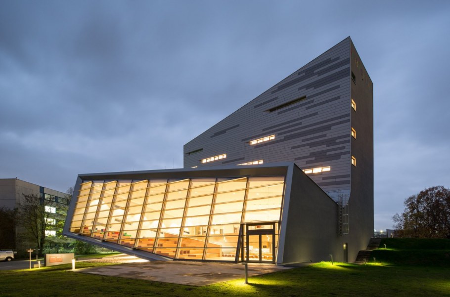 "Современный архитектурный стиль "Биотек""